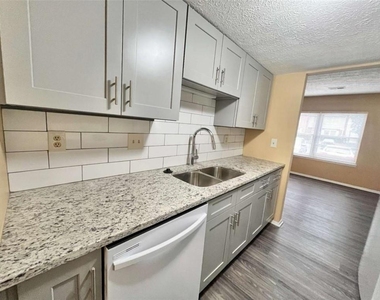 6418 Meadow Rue Drive - Photo Thumbnail 8