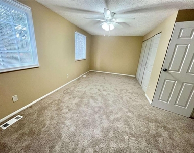 6418 Meadow Rue Drive - Photo Thumbnail 19
