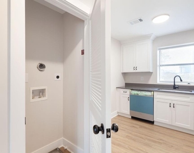 396 Linden Avenue Ne - Photo Thumbnail 13