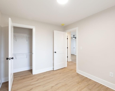396 Linden Avenue Ne - Photo Thumbnail 3