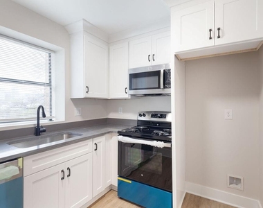 396 Linden Avenue Ne - Photo Thumbnail 12