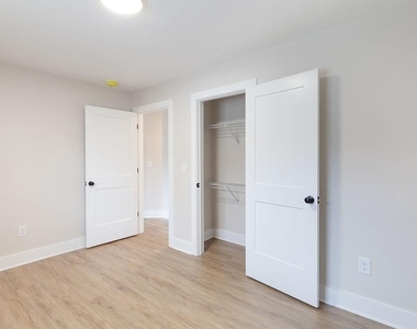 396 Linden Avenue Ne - Photo Thumbnail 9