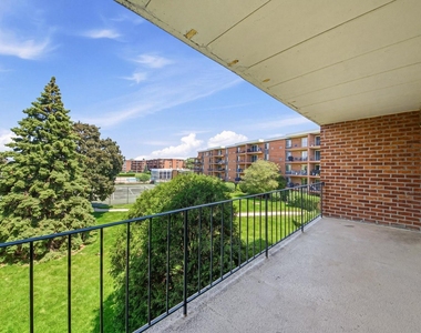 16 E Old Willow Road - Photo Thumbnail 8