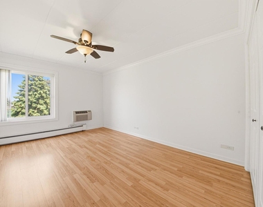 16 E Old Willow Road - Photo Thumbnail 9