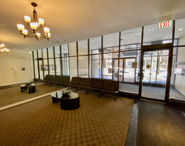 2728 N Hampden Court - Photo Thumbnail 8
