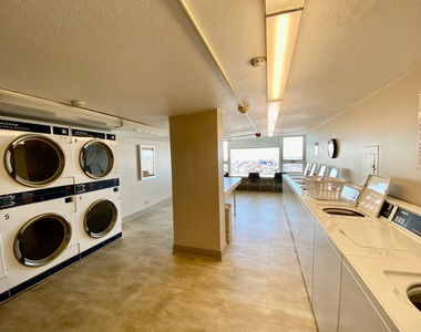 2728 N Hampden Court - Photo Thumbnail 10