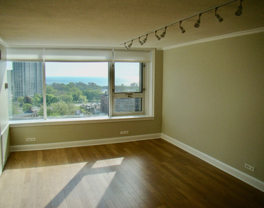2728 N Hampden Court - Photo Thumbnail 1