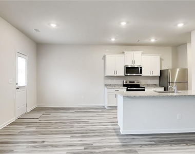 127 Avondale Boulevard - Photo Thumbnail 3