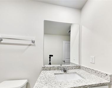 127 Avondale Boulevard - Photo Thumbnail 12