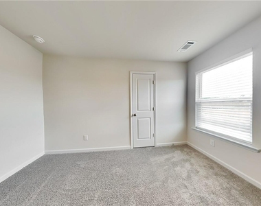 127 Avondale Boulevard - Photo Thumbnail 9
