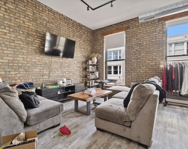 1572 N Milwaukee Avenue - Photo Thumbnail 1