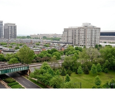 1600 S Indiana Avenue - Photo Thumbnail 14