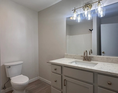 3305 Halifax Drive - Photo Thumbnail 17