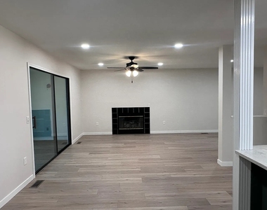 3305 Halifax Drive - Photo Thumbnail 4