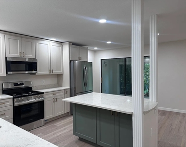 3305 Halifax Drive - Photo Thumbnail 6