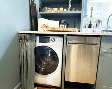 736 Hinman Avenue - Photo Thumbnail 7