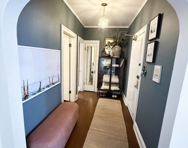 736 Hinman Avenue - Photo Thumbnail 2