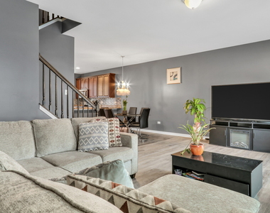 214 Lionel Drive - Photo Thumbnail 6