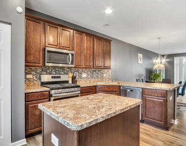 214 Lionel Drive - Photo Thumbnail 10