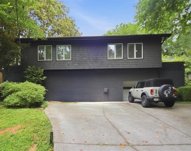 546 Allen Road Ne - Photo Thumbnail 2