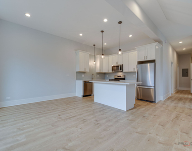 1746 N California Avenue - Photo Thumbnail 1