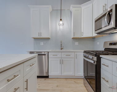 1746 N California Avenue - Photo Thumbnail 4