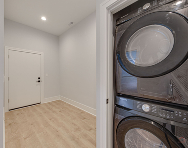 1746 N California Avenue - Photo Thumbnail 11