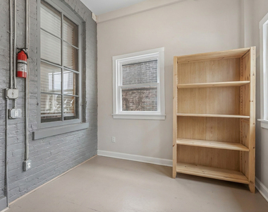 2520 N Saint Louis Avenue - Photo Thumbnail 9
