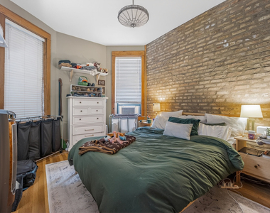 2520 N Saint Louis Avenue - Photo Thumbnail 7