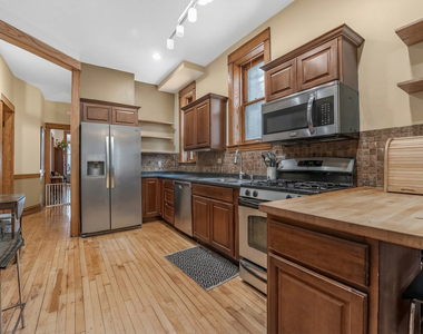 2520 N Saint Louis Avenue - Photo Thumbnail 4