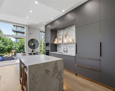 715 Ralph Mcgill Boulevard Ne - Photo Thumbnail 13