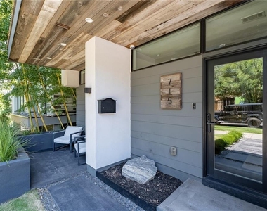 715 Ralph Mcgill Boulevard Ne - Photo Thumbnail 1