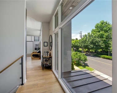 715 Ralph Mcgill Boulevard Ne - Photo Thumbnail 10