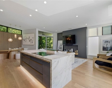 715 Ralph Mcgill Boulevard Ne - Photo Thumbnail 11