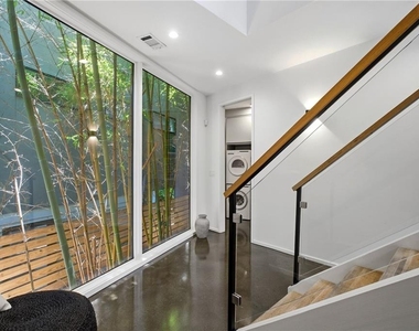 715 Ralph Mcgill Boulevard Ne - Photo Thumbnail 8