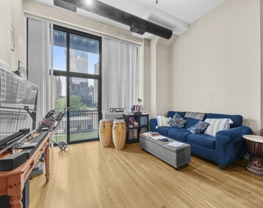 547 S Clark Street - Photo Thumbnail 1