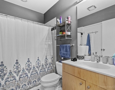 547 S Clark Street - Photo Thumbnail 8