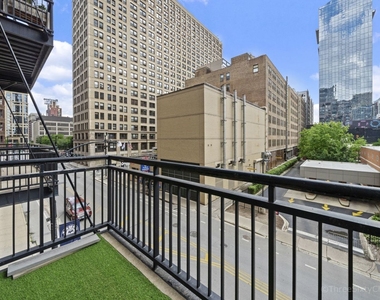 547 S Clark Street - Photo Thumbnail 3