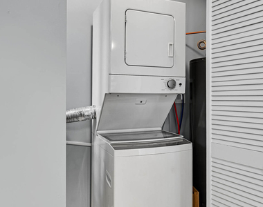 3421 W Armitage Avenue - Photo Thumbnail 10