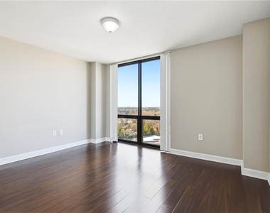 2870 Pharr Court South Nw - Photo Thumbnail 9