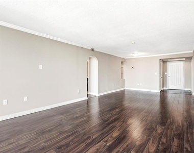 2870 Pharr Court South Nw - Photo Thumbnail 3