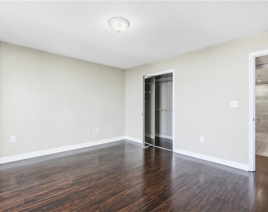 2870 Pharr Court South Nw - Photo Thumbnail 14