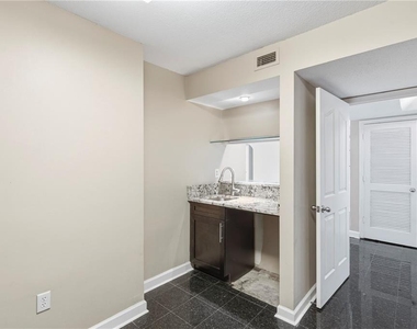2870 Pharr Court South Nw - Photo Thumbnail 8