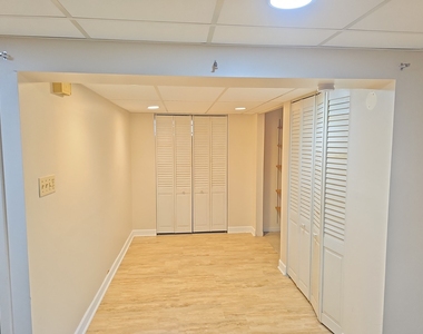 2041 E Gaisor Drive - Photo Thumbnail 19