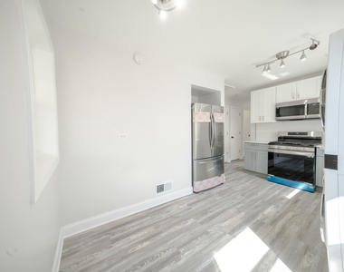 2242 N Lavergne Avenue - Photo Thumbnail 3