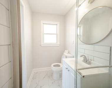 2242 N Lavergne Avenue - Photo Thumbnail 10