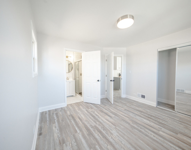 2242 N Lavergne Avenue - Photo Thumbnail 7