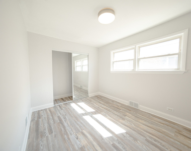 2242 N Lavergne Avenue - Photo Thumbnail 14