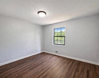 4960 Cold Springs Drive Nw - Photo Thumbnail 13