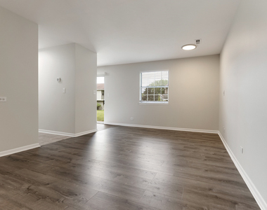 557 E Shag Bark Lane - Photo Thumbnail 11